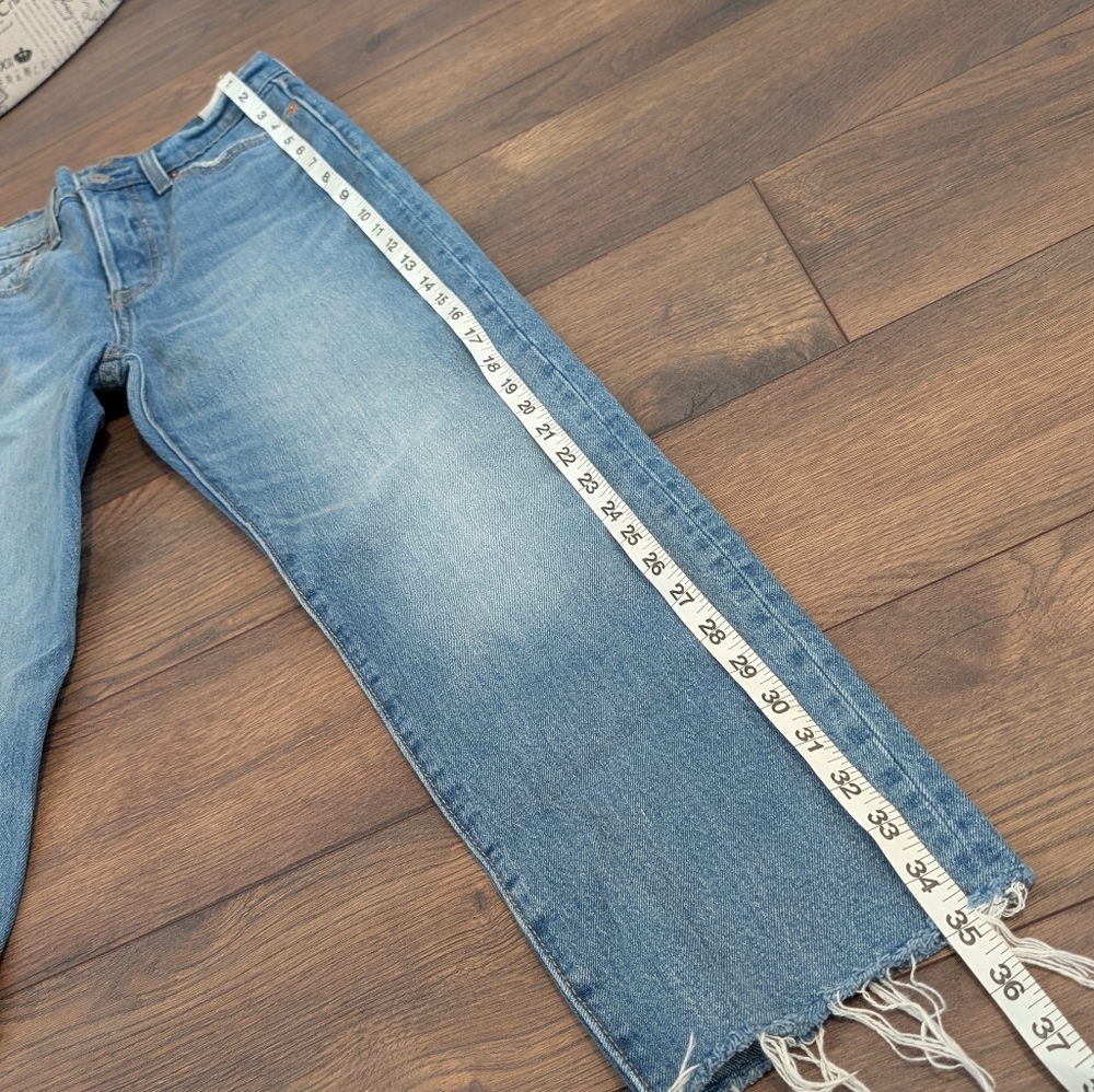 Frayed Hem Levis - Picture 6 of 8